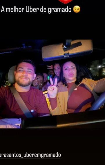 Grupo em transporte noturno